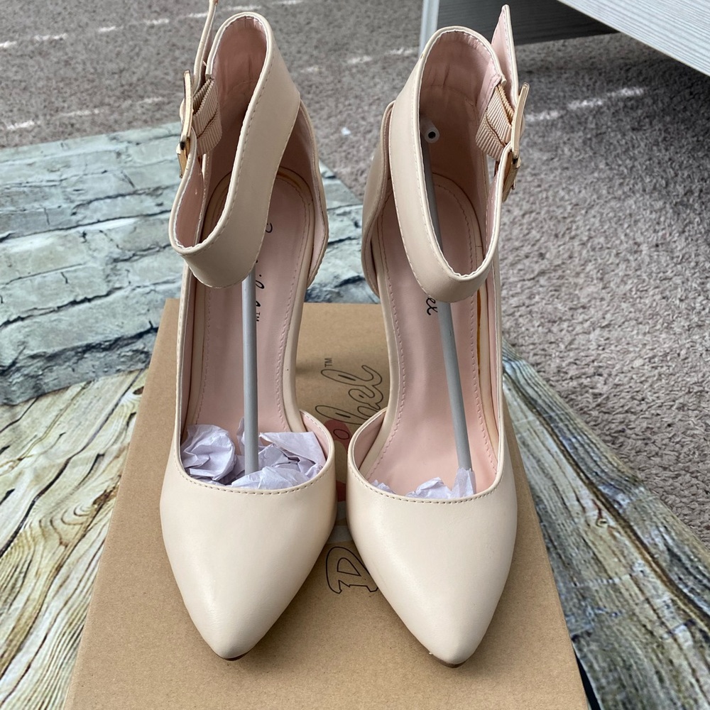 Beige heels